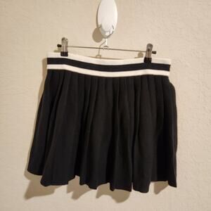 Aerie Black and White Heavy Pleated Mini Sweater Skirt Size M